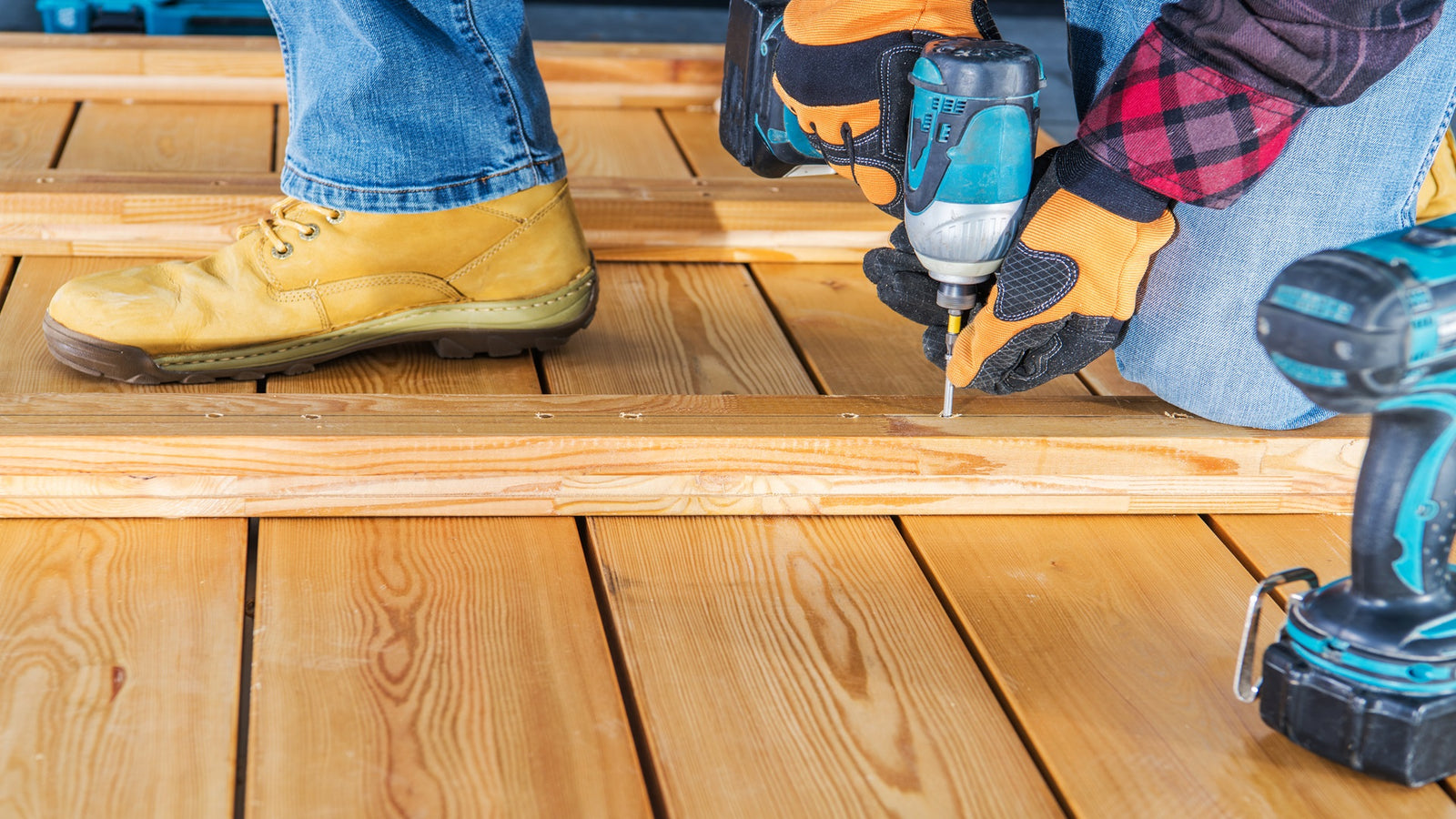 Easy Ways to Maintain Your Deck All Year Round