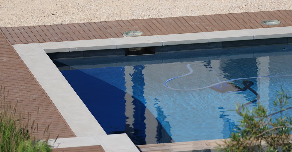 Deckorators vs MoistureShield: Which Composite Decking Line Is Better for Pools, Sun, and Heavy Traffic?