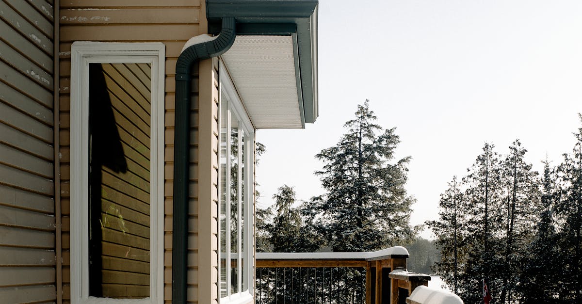 Safe Ice Melt for Decks: What to Use on Composite, PVC, Wood, and Concrete