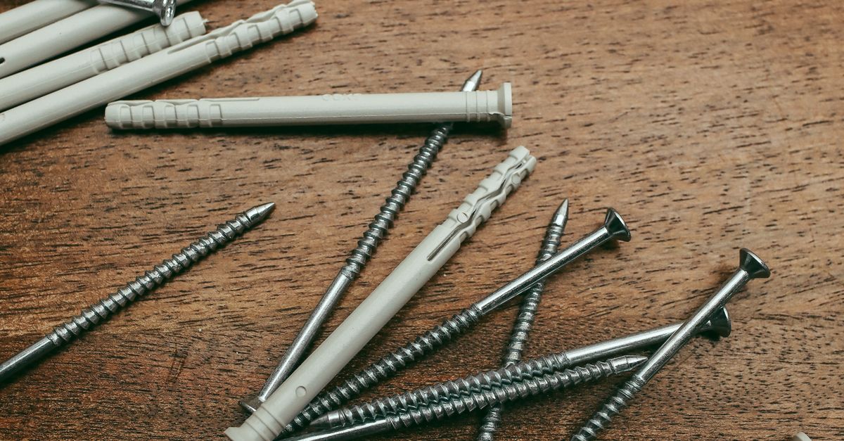 Choosing the Right Construction Fasteners for Decks Screws, Hangers, and Structural Connectors