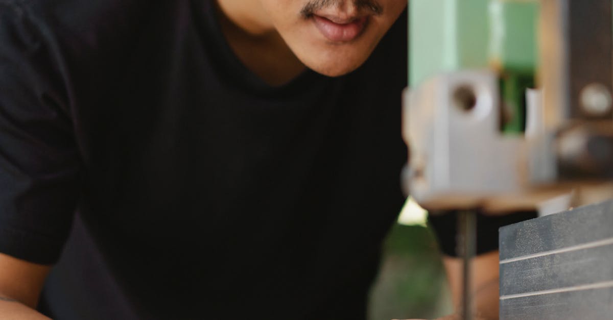 How to Choose and Use Flush Cut Blades for Precise Deck, Fence, and Outdoor Repairs