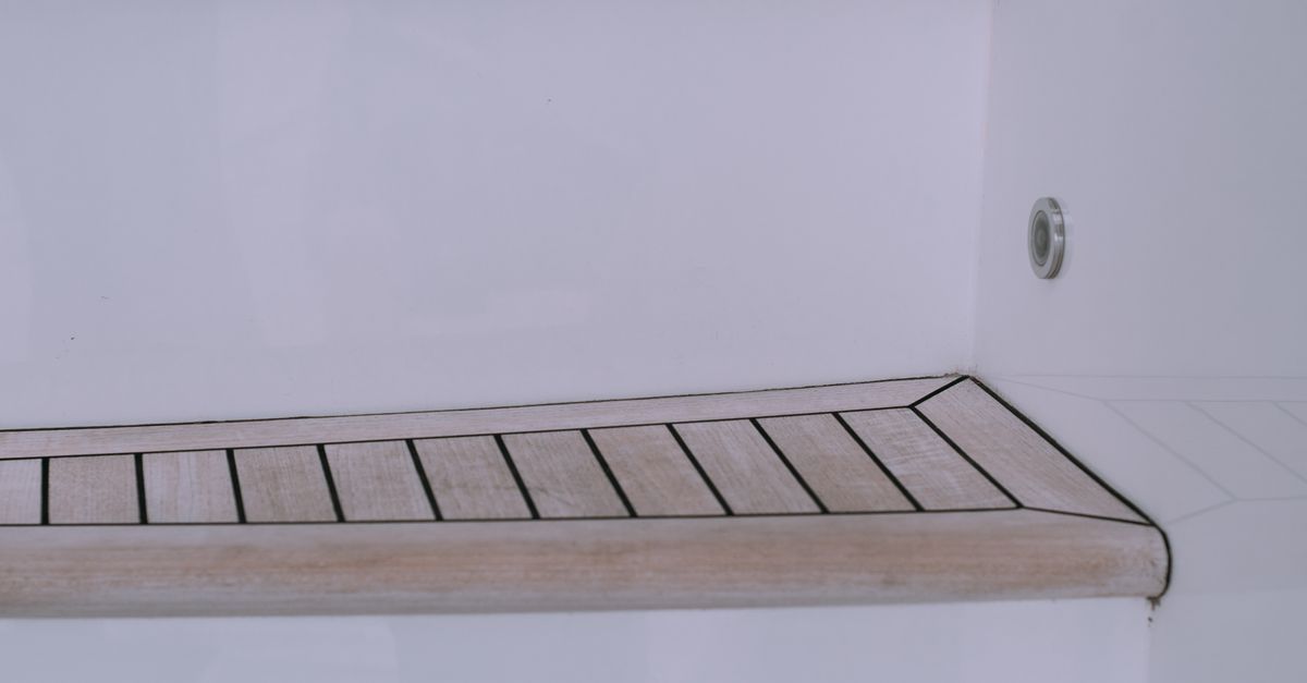 Can I use wood, composite, or aluminum treads on prefabricated aluminum stair stringers?