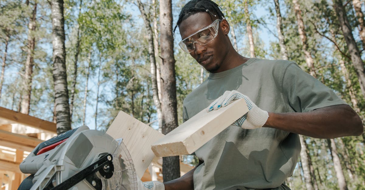 Expert Tips for Fast, Accurate Cuts: Choosing the Right Saw Blades and Bit Sets for Deck Framing, Garden Beds, and Outdoor Projects in Canada