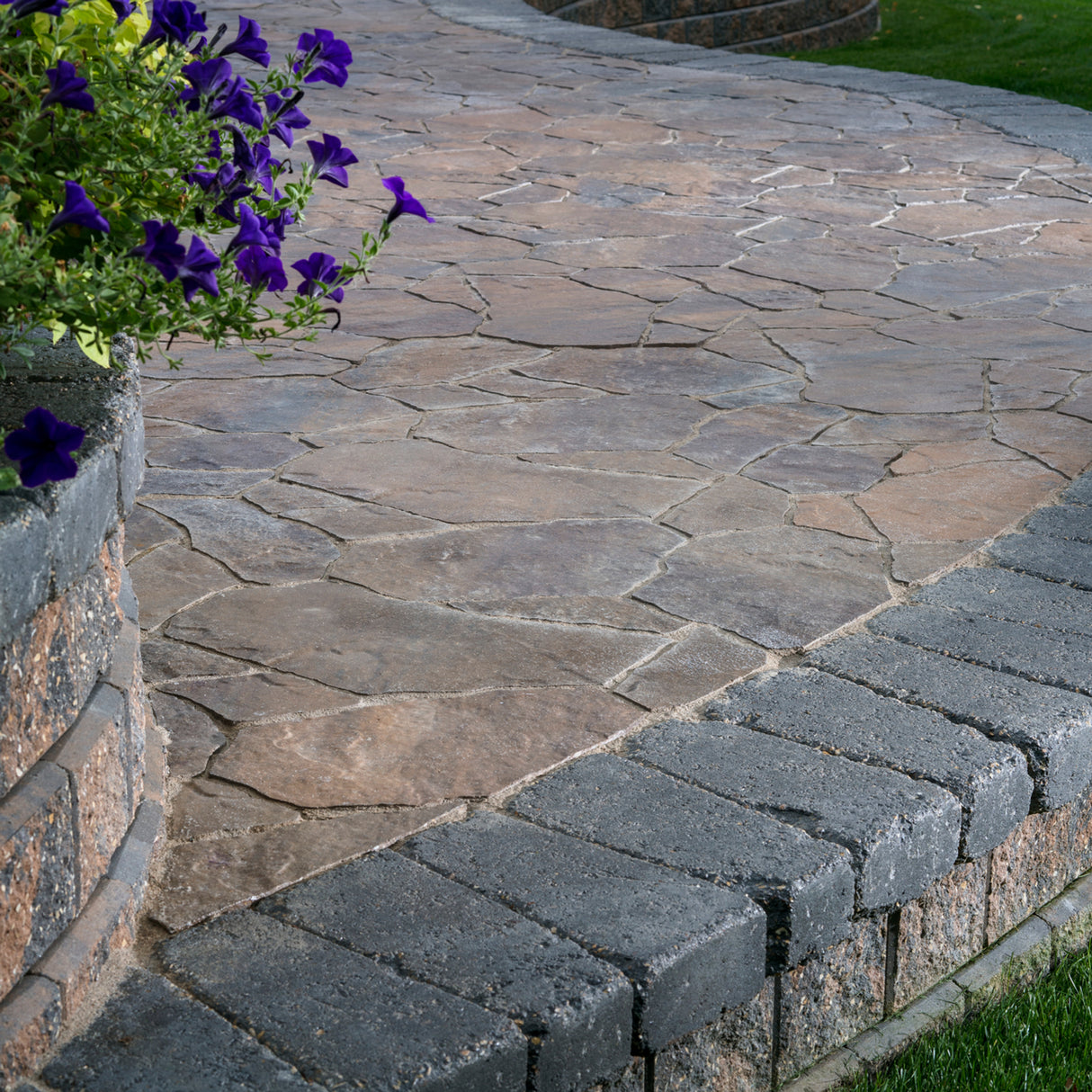 Belgard Mega-Libre Victorian (8.3 sqft/Layer)